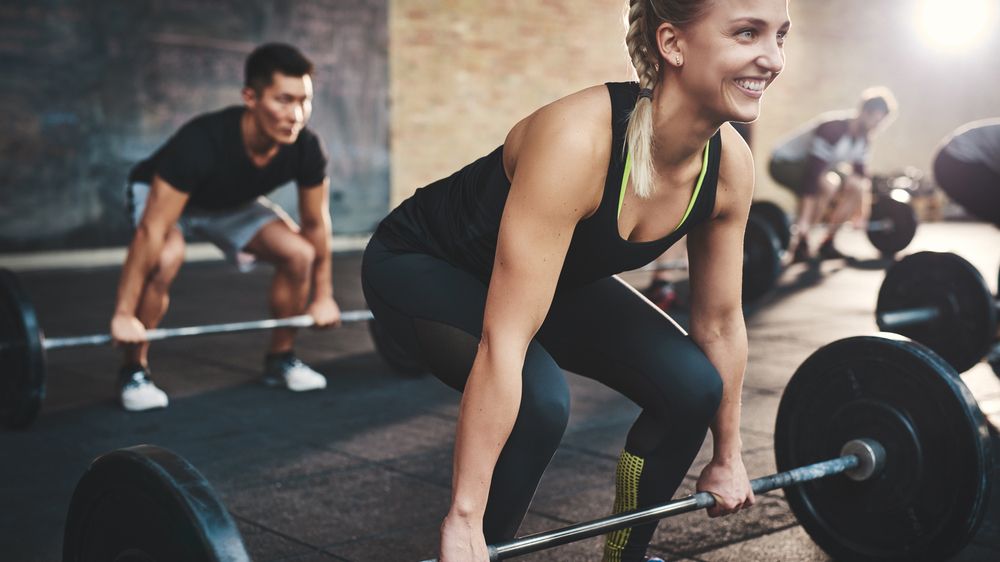 12 ejercicios con barra Z para ganar fuerza - Blog de Fitness y
