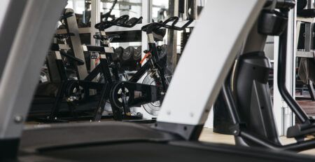 Los mejores aparatos fitness para montar tu propio 'gym' en casa